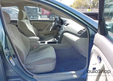 2007 Toyota Camry Le V6 z USA, uszkodzony, nr VIN 4T1BK46K77U509925